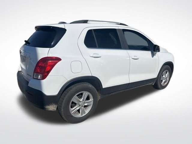 Used 2016 Chevrolet Trax LT w/ LT Sun and Sound Package FWD image 5