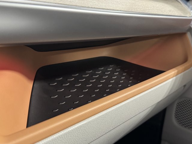 New 2025 Volkswagen ID. Buzz Pro S Plus image 37