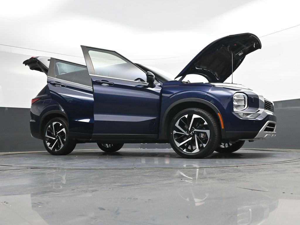 Used 2022 Mitsubishi Outlander SE AWD/4WD image 29