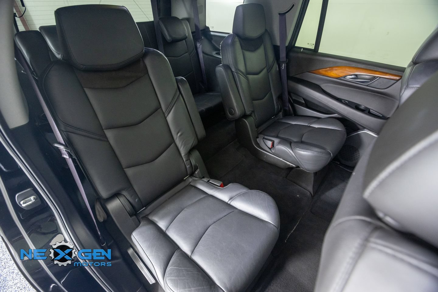 Used 2017 Cadillac Escalade Luxury AWD/4WD image 41
