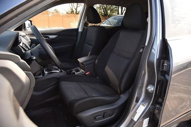 Used 2020 Nissan Rogue SV w/ Premium Package image 26