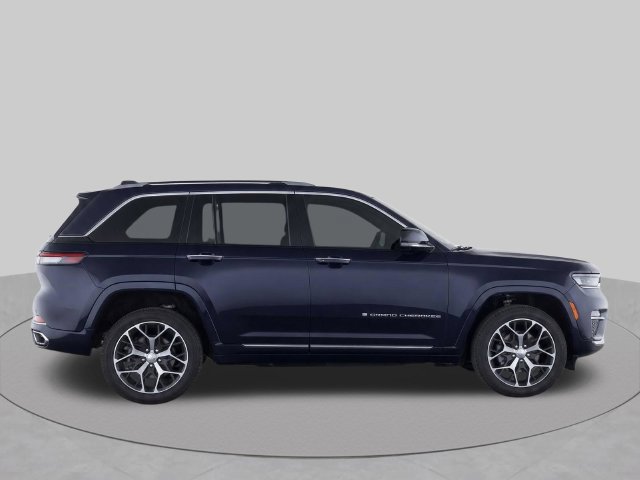 Used 2022 Jeep Grand Cherokee Summit AWD/4WD image 8