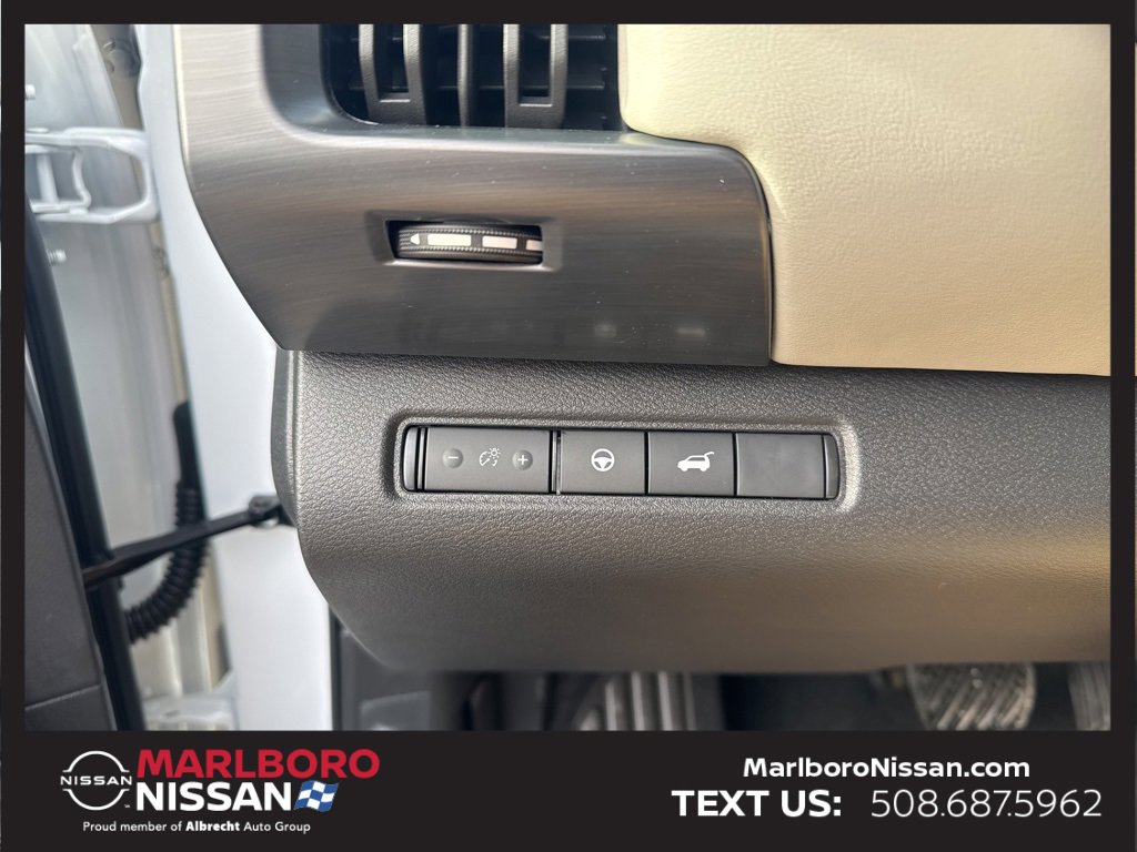 New 2025 Nissan Pathfinder SL w/ SL Premium Package image 32