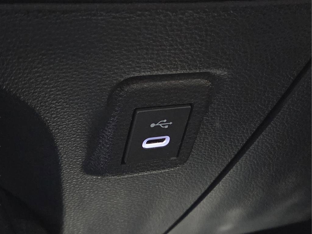 Certified 2025 Toyota Corolla SE image 21