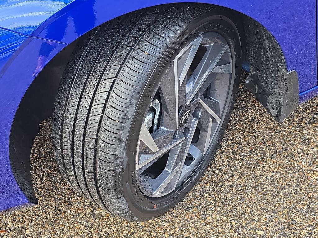 New 2026 Hyundai Elantra Limited image 31