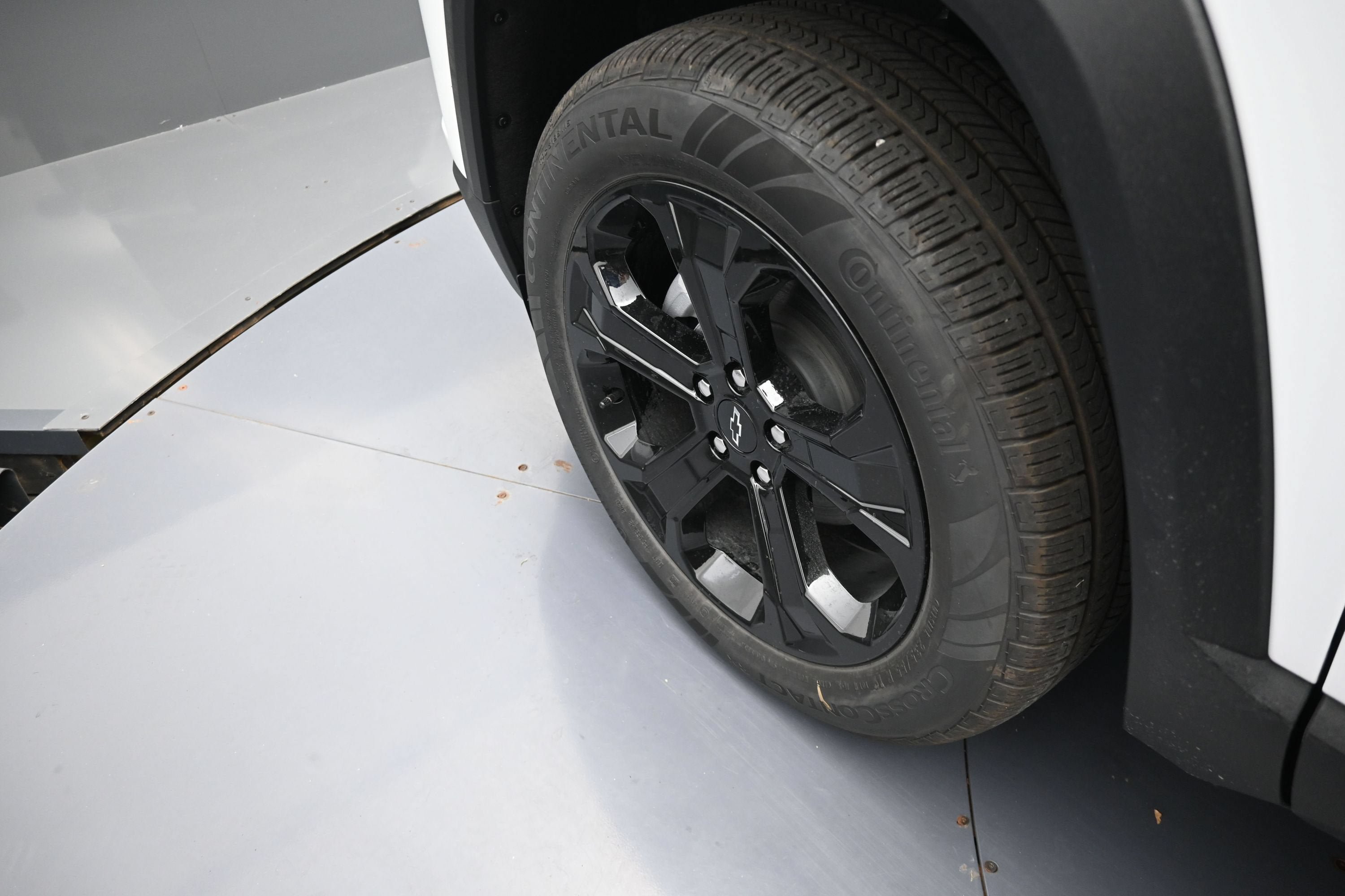 New 2027 Chevrolet Equinox LT w/ Convenience Package II FWD image 37