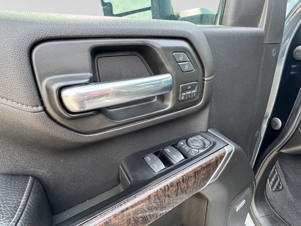 Used 2020 GMC Sierra 3500 Denali w/ Denali Ultimate Package AWD/4WD image 19
