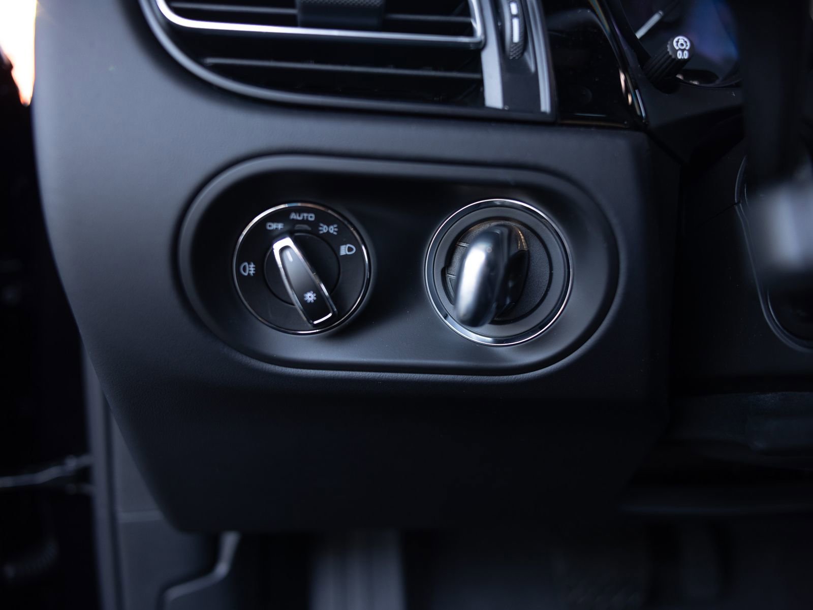 Certified 2025 Porsche Macan S image 43