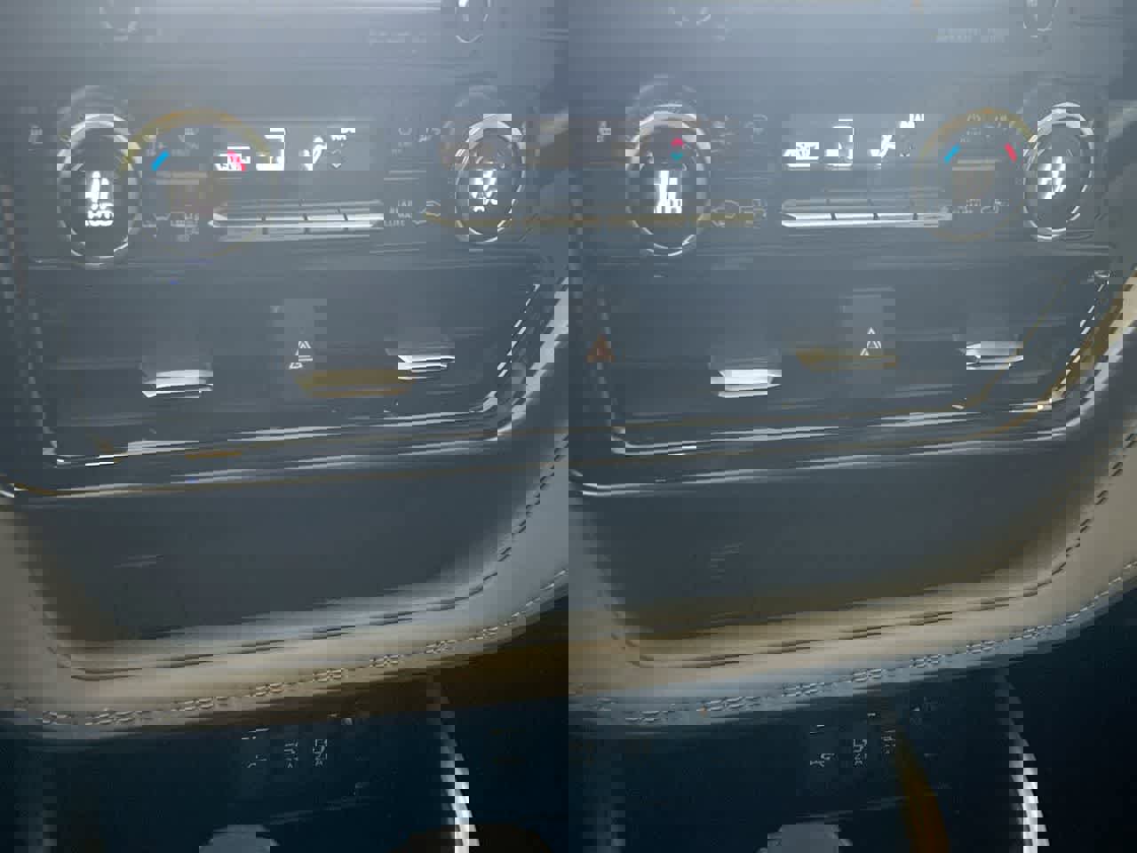 Used 2020 Toyota Highlander XLE image 19