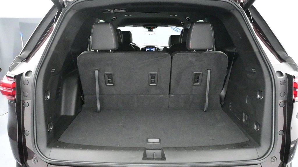 Used 2023 Chevrolet Traverse Premier FWD image 15
