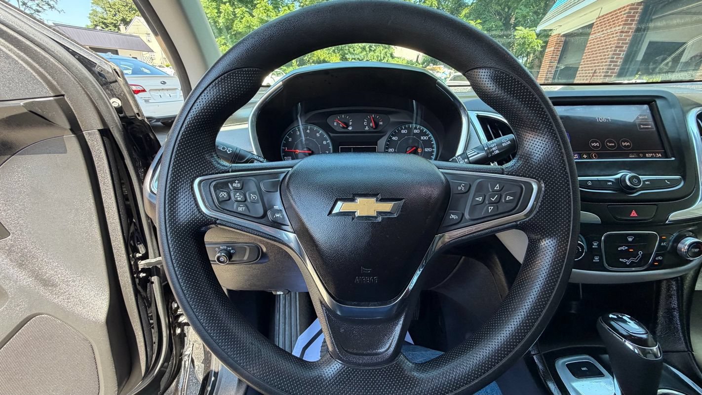 Used 2020 Chevrolet Equinox LS AWD/4WD image 9