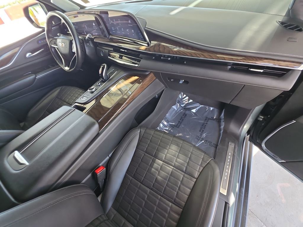 Certified 2024 Cadillac Escalade Premium Luxury Platinum image 30
