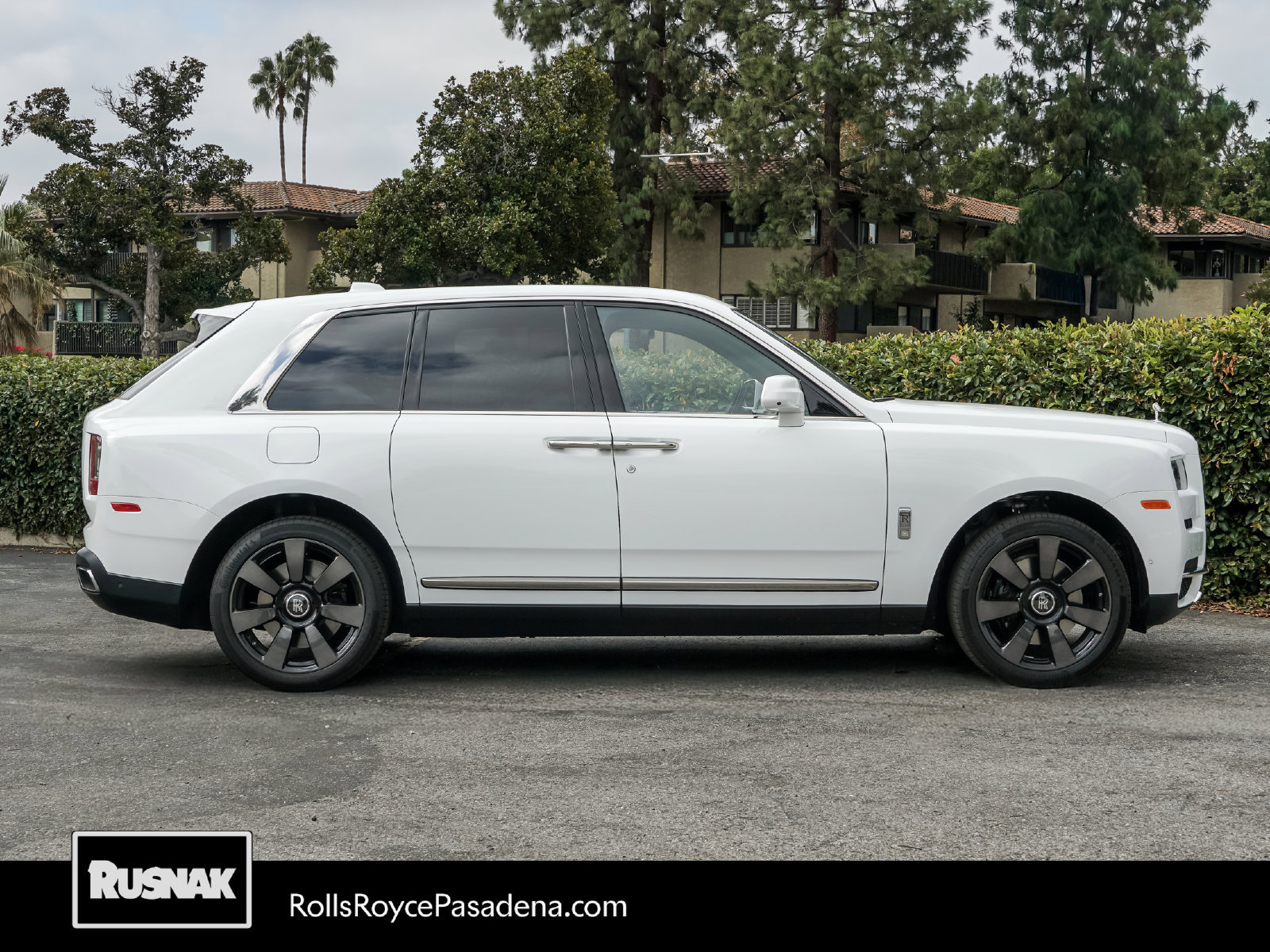 Certified 2019 Rolls-Royce Cullinan AWD/4WD image 7