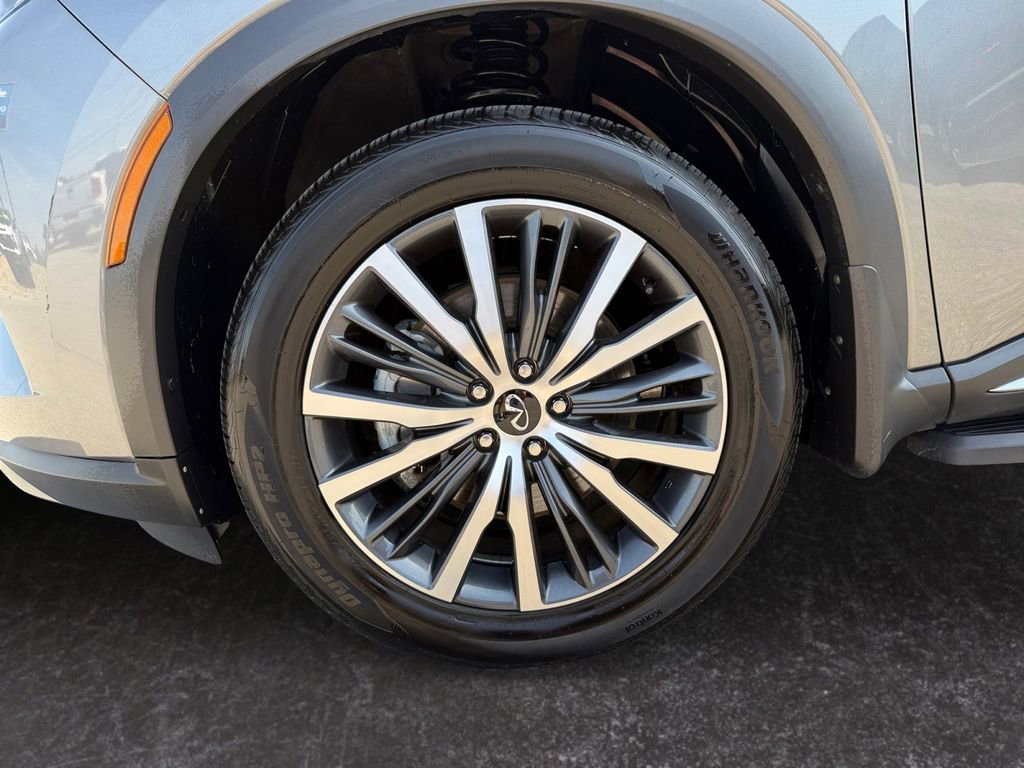 Used 2023 INFINITI QX60 Sensory AWD/4WD image 9