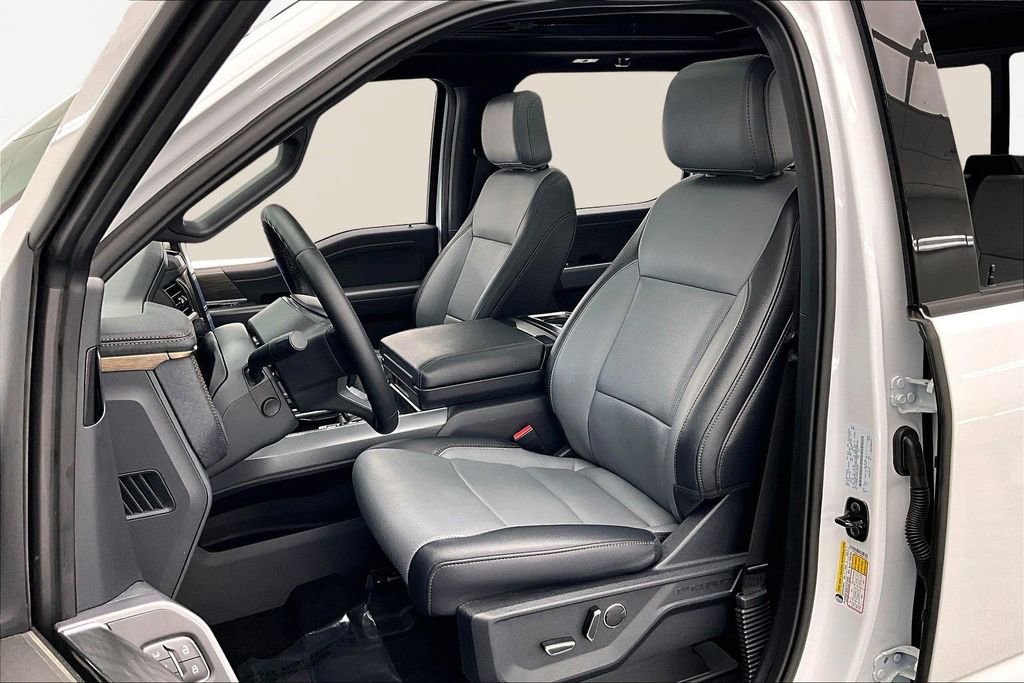 Used 2025 Ford F150 Lightning Lariat image 26