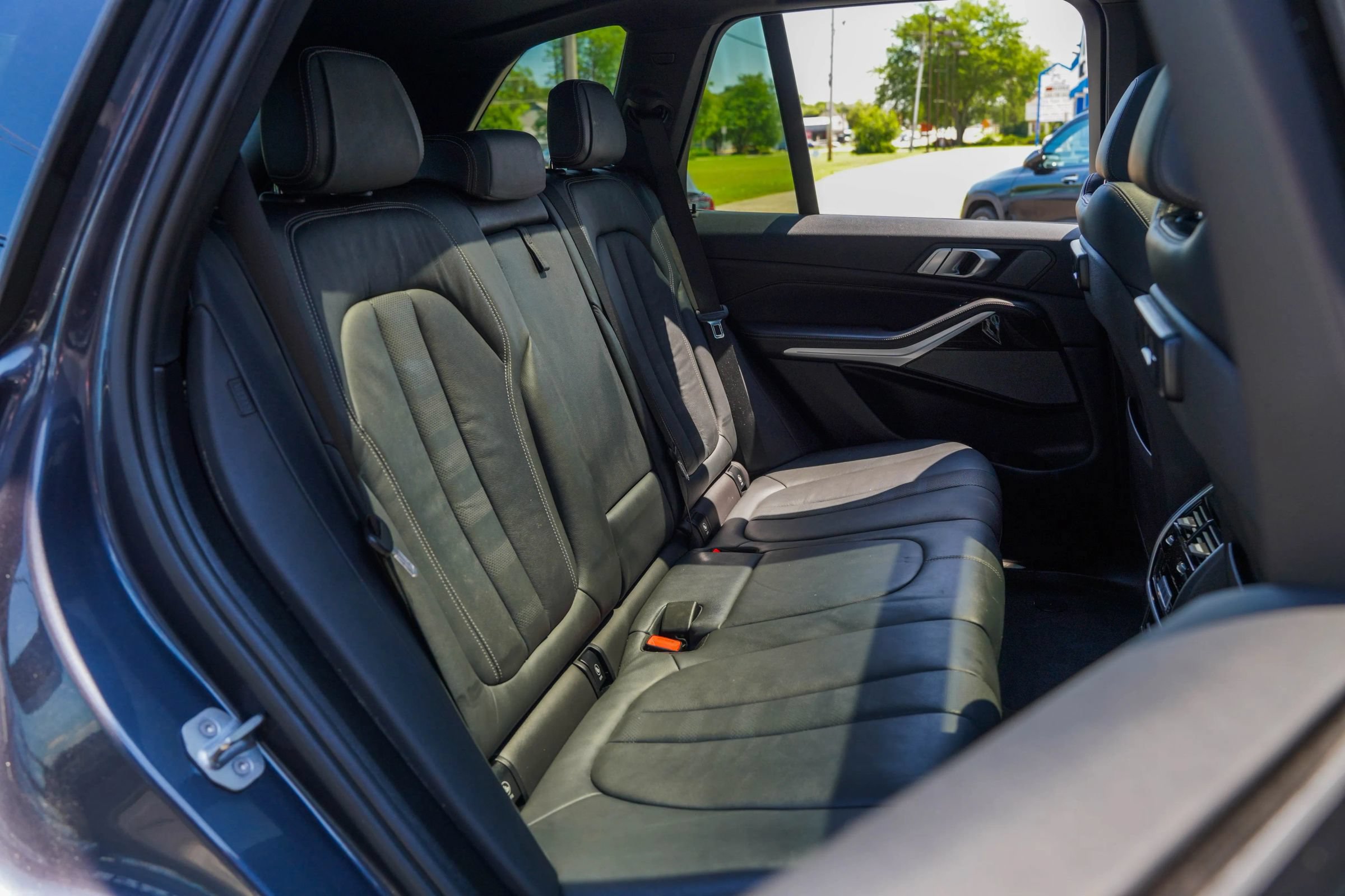 Used 2019 BMW X5 xDrive40i w/ M Sport Package AWD/4WD image 34