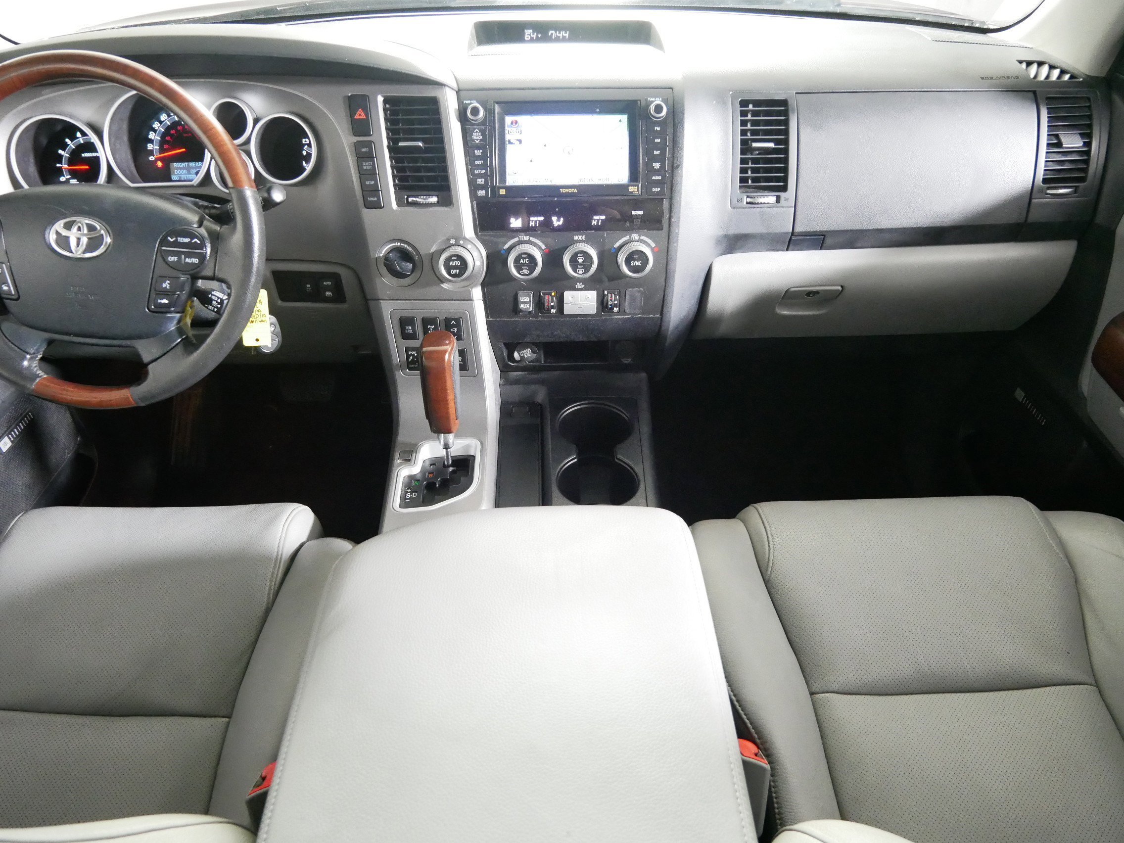 Used 2012 Toyota Sequoia Platinum image 10