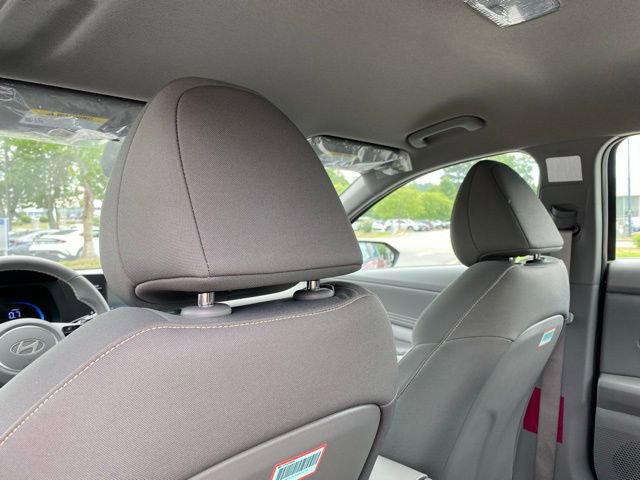 Certified 2025 Hyundai Elantra SEL image 29