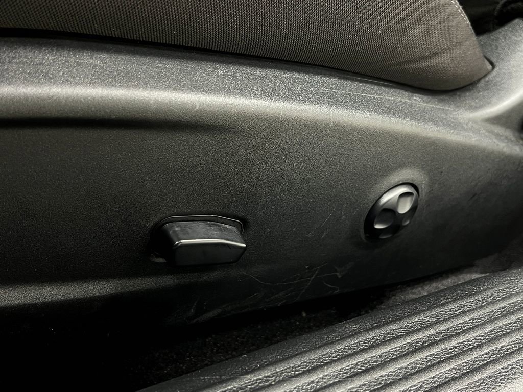 Used 2023 Dodge Challenger R/T w/ Plus Package image 19