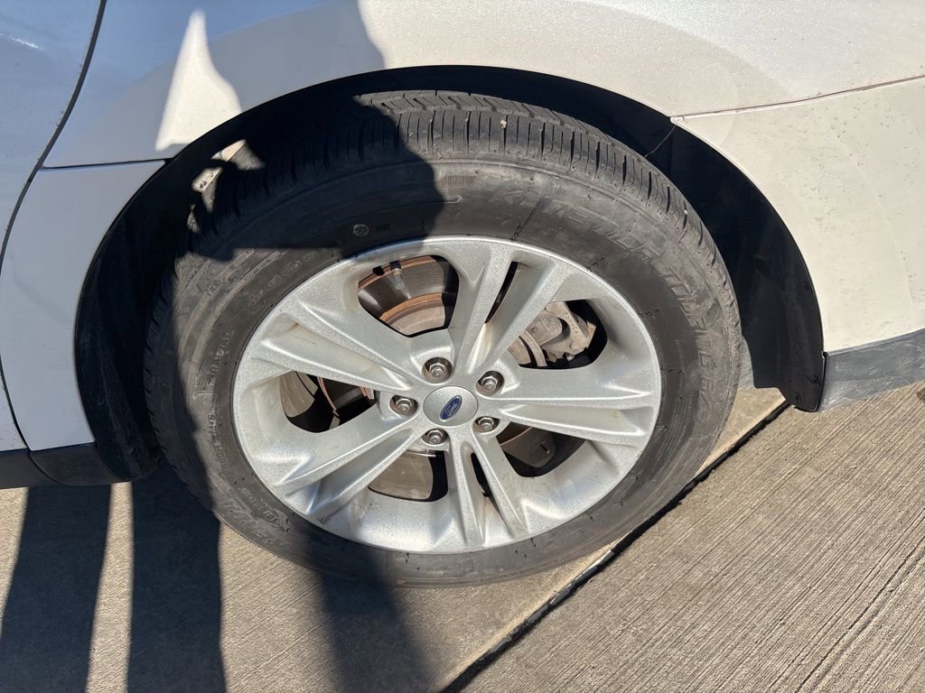 Used 2016 Ford Taurus SEL w/ Equipment Group 201A image 14