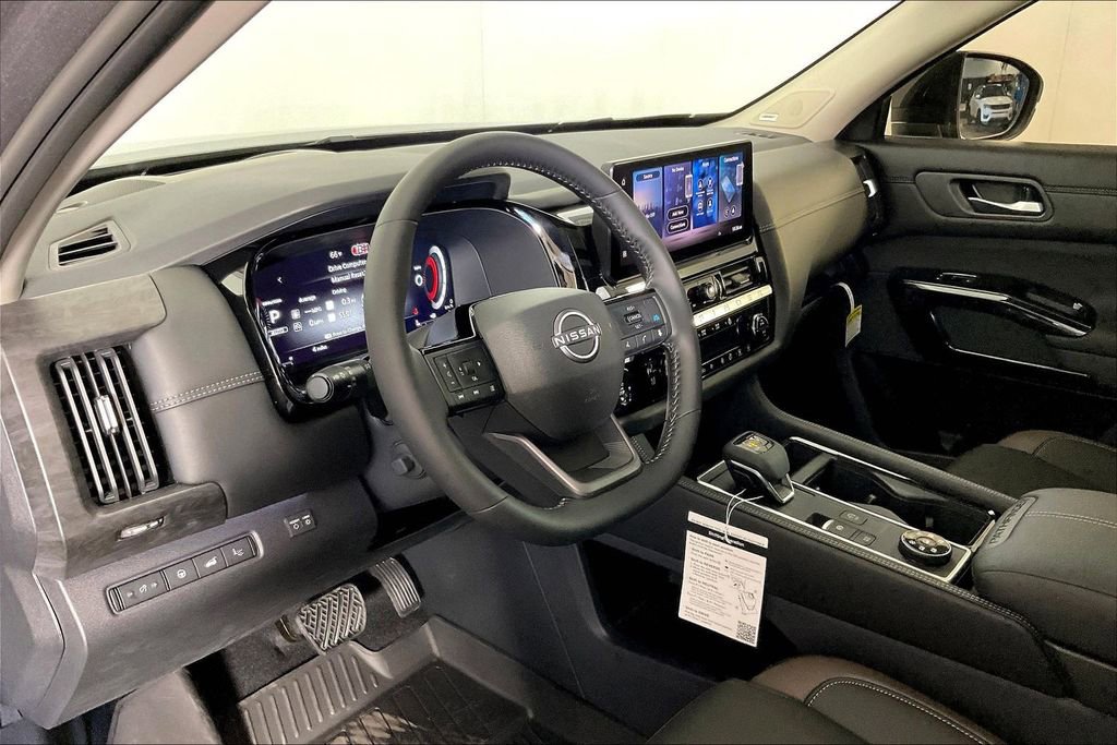 New 2026 Nissan Pathfinder Platinum w/ Accent Package image 9