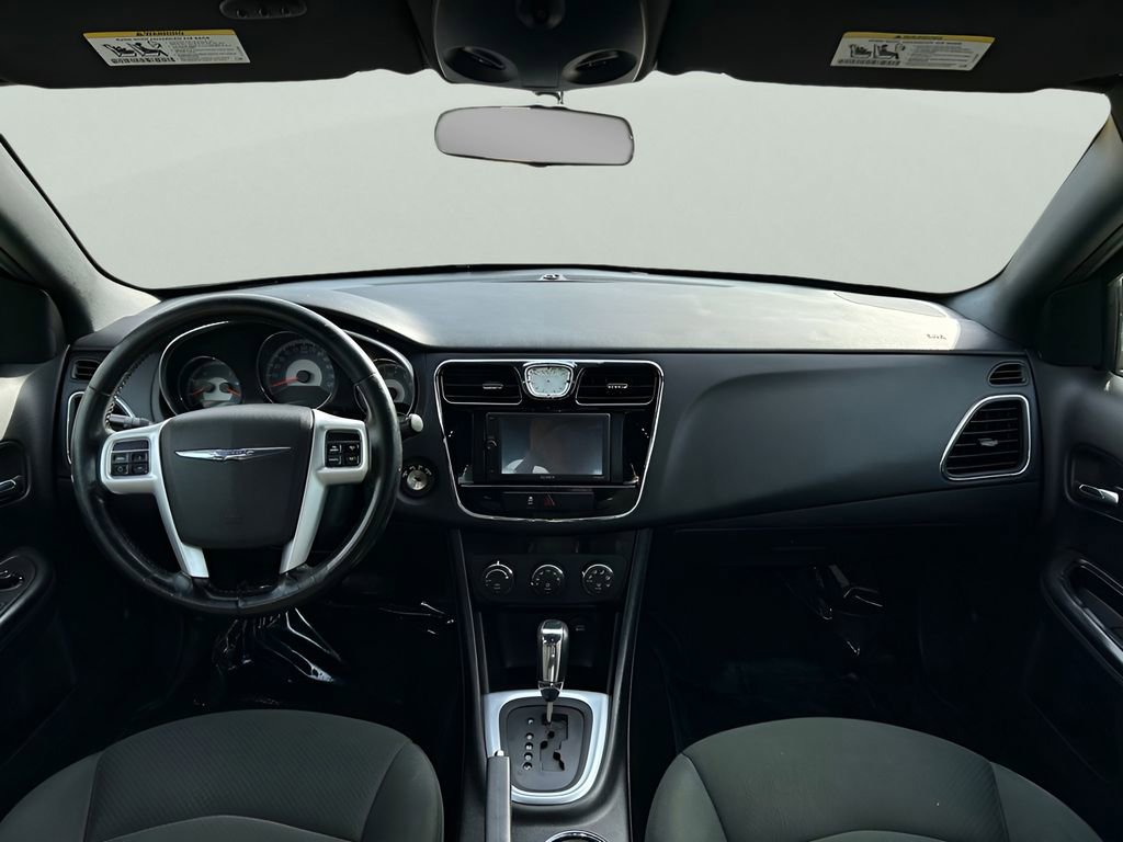 Used 2012 Chrysler 200 Touring FWD image 11