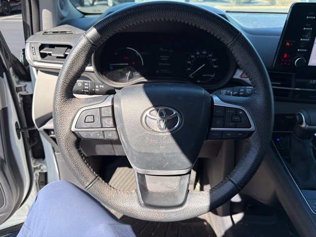 Used 2023 Toyota Sienna XLE w/ XLE Plus Package FWD image 20