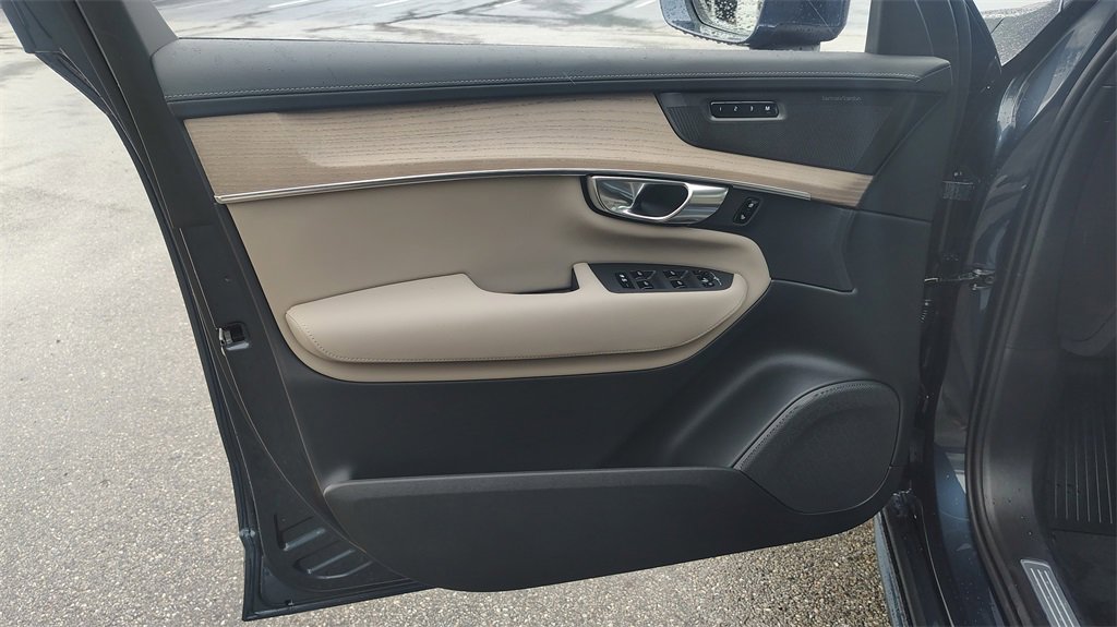 New 2026 Volvo XC90 B6 Plus image 9