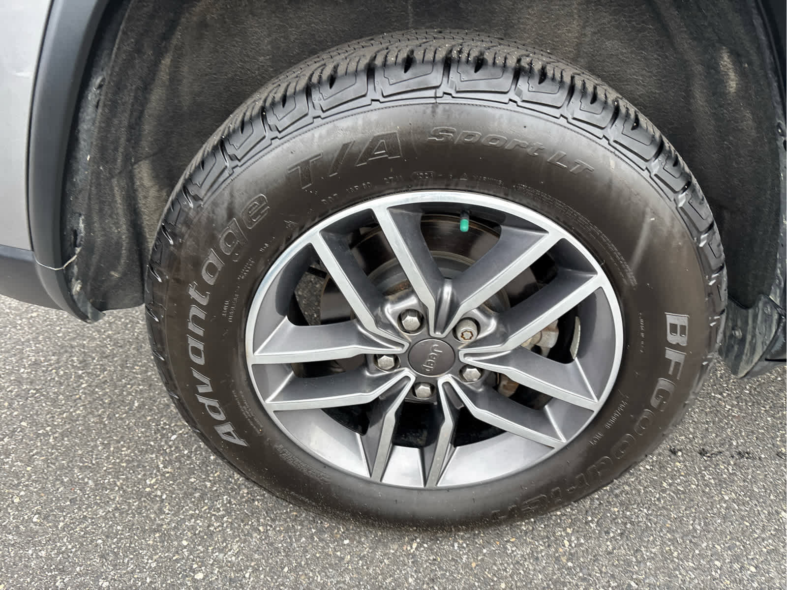 Used 2020 Jeep Grand Cherokee Laredo w/ Quick Order Package 2BN North image 27