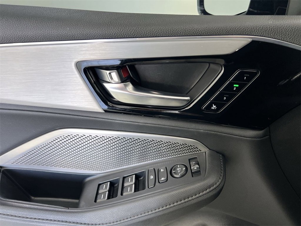 Used 2023 Acura MDX SH-AWD image 22