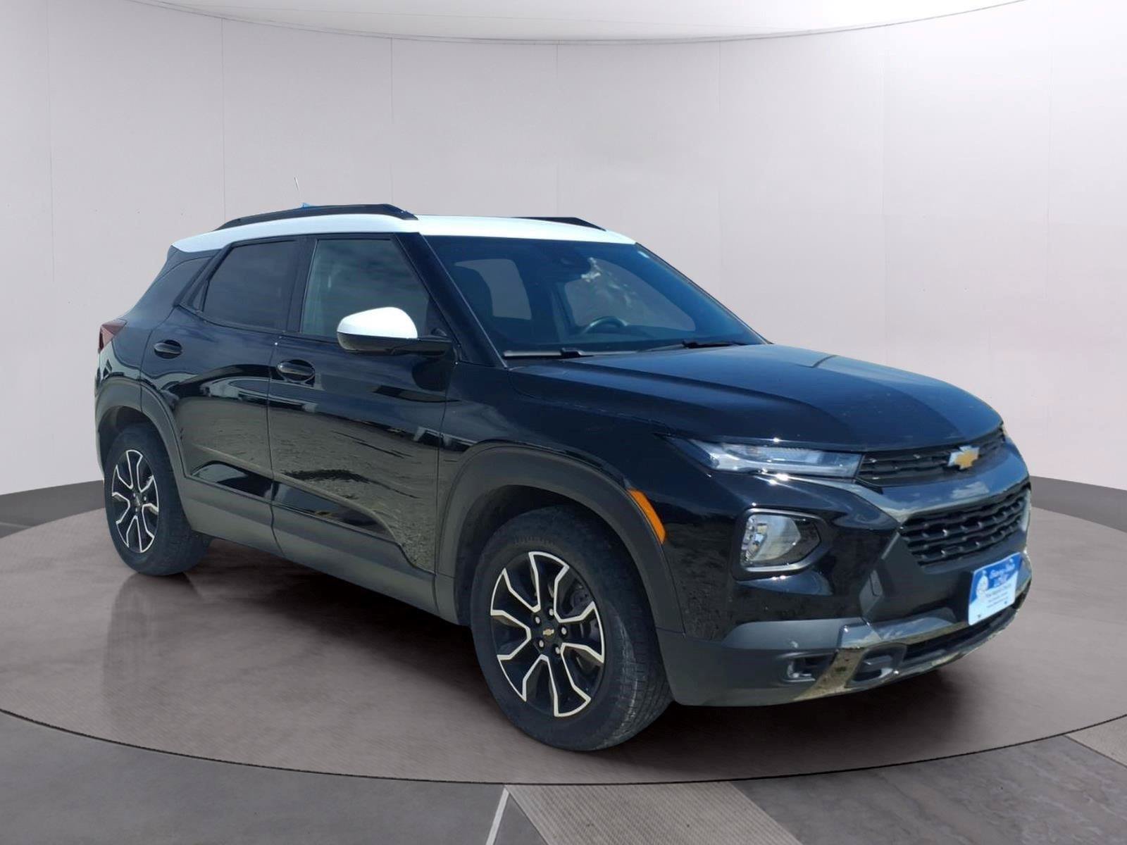 Used 2023 Chevrolet TrailBlazer ACTIV w/ Sun and Liftgate Package FWD image 7