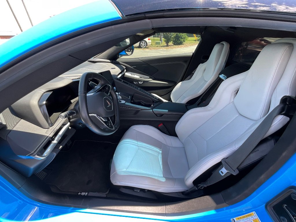 Used 2022 Chevrolet Corvette Stingray Coupe w/ Z51 Performance Package image 13