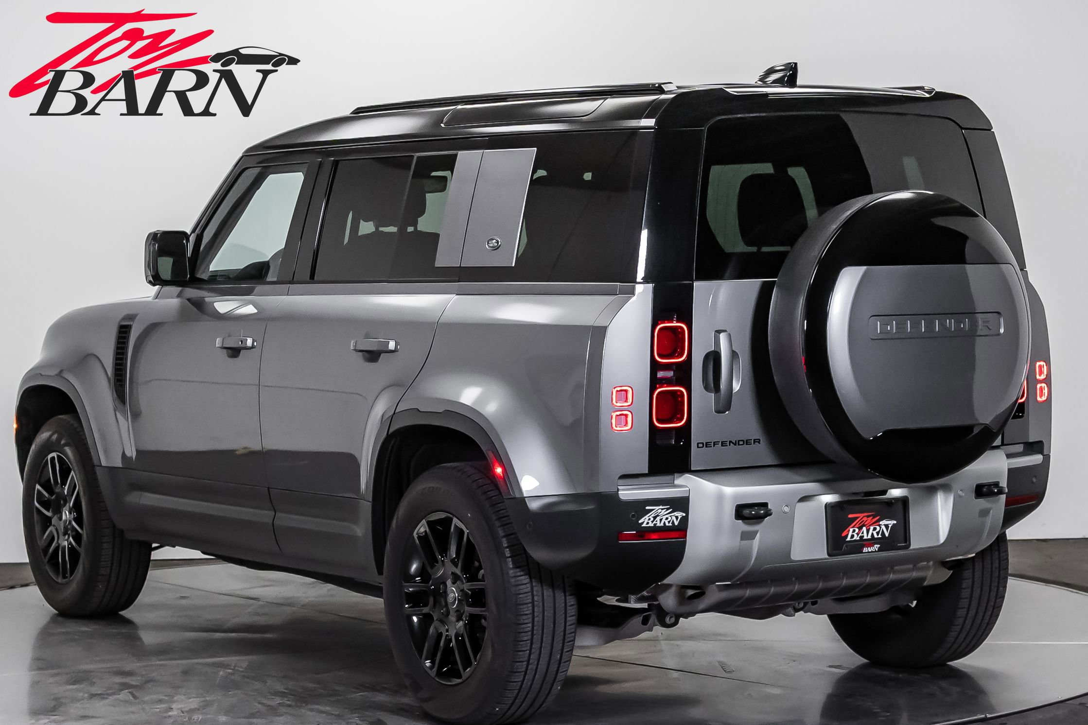 Used 2024 Land Rover Defender 110 S AWD/4WD image 3
