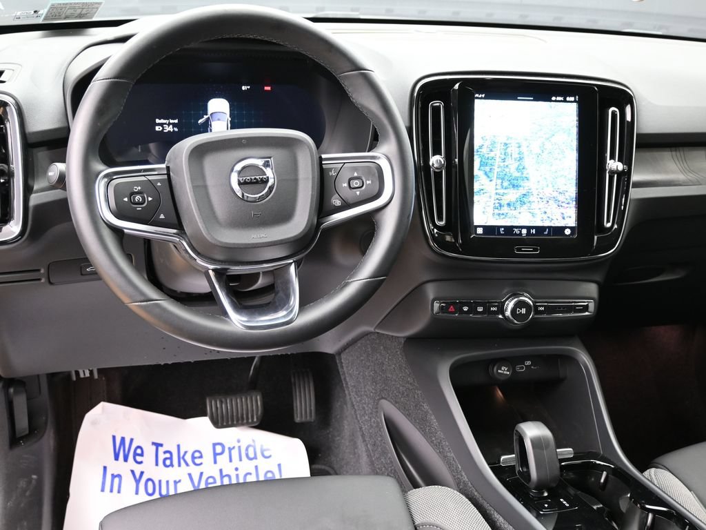 Used 2025 Volvo EX40 Core AWD/4WD image 29