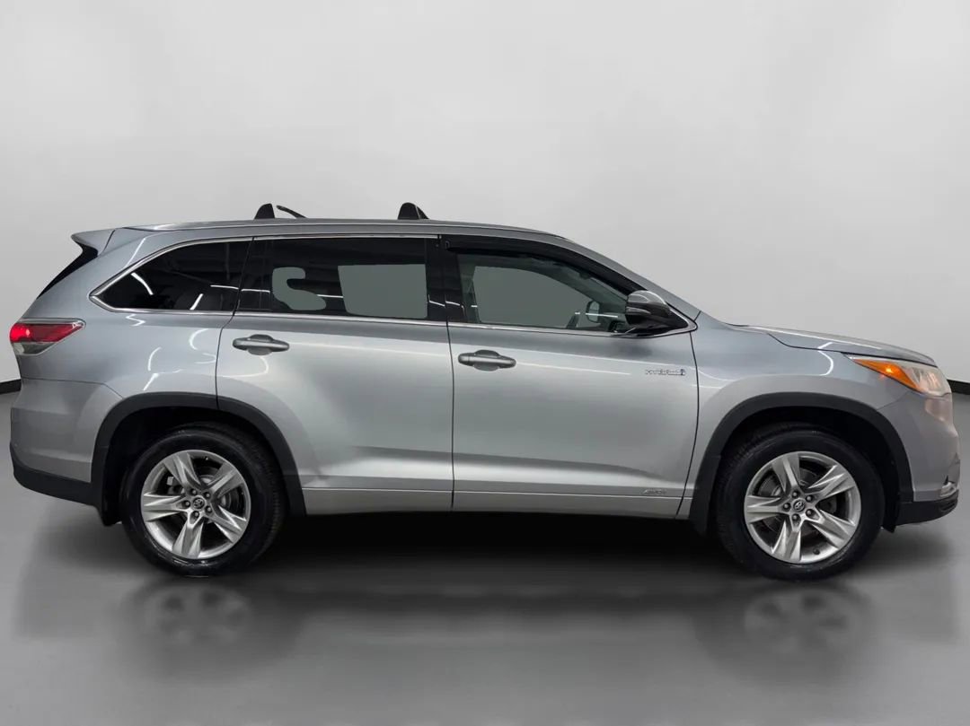 Used 2016 Toyota Highlander Limited image 11