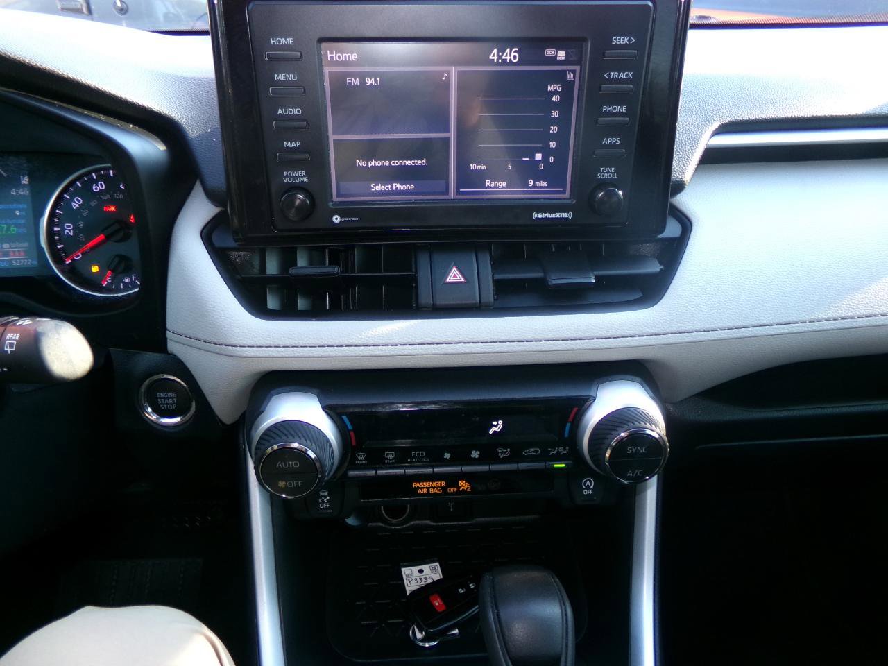 Used 2022 Toyota RAV4 XLE FWD image 11