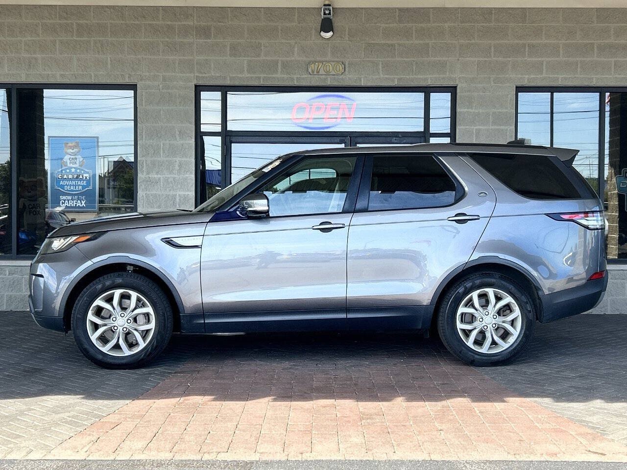 Used 2018 Land Rover Discovery SE AWD/4WD image 93