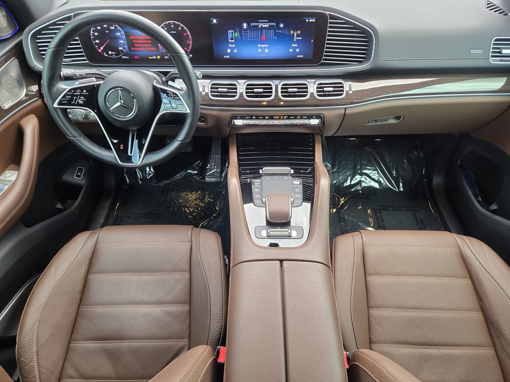 Used 2024 Mercedes-Benz GLS 450 4MATIC image 2