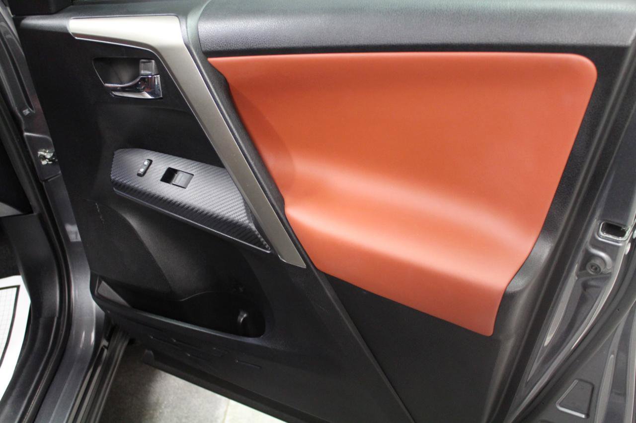Used 2015 Toyota RAV4 Limited w/ Technology Package image 24