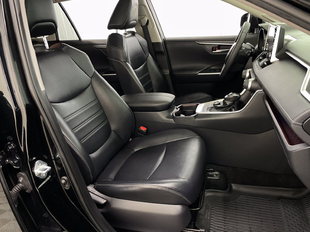 Used 2019 Toyota RAV4 Limited w/ Carpet Mat Package AWD/4WD image 37