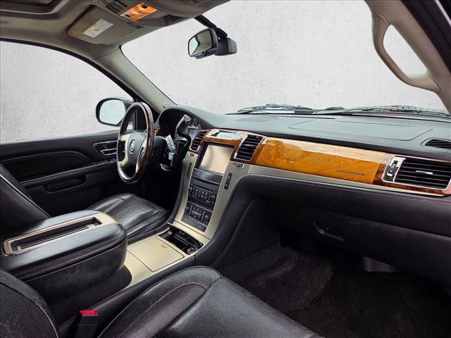 Used 2013 Cadillac Escalade Platinum AWD/4WD image 18