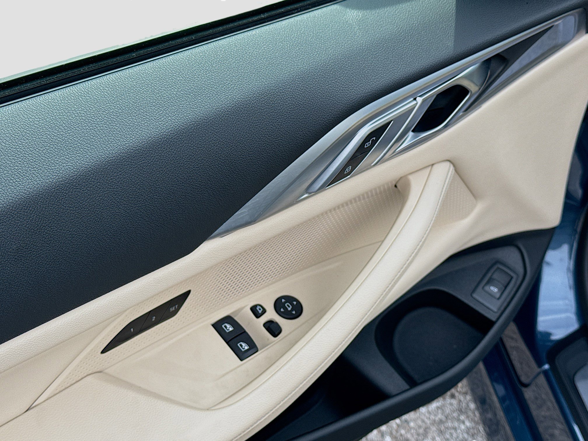 Used 2025 BMW 430i xDrive Coupe w/ Premium Package image 23