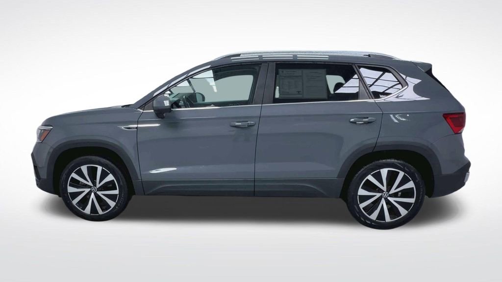 Used 2022 Volkswagen Taos SE w/ Driver Assistance Package AWD/4WD image 21