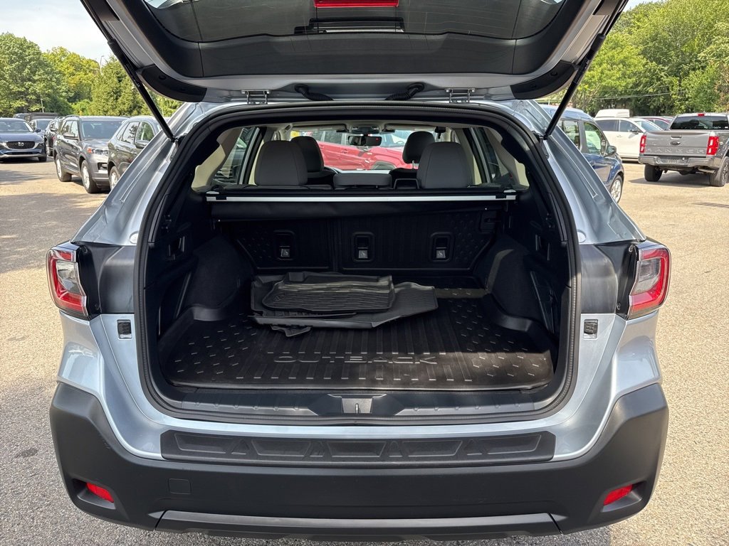 Used 2023 Subaru Outback Premium image 24