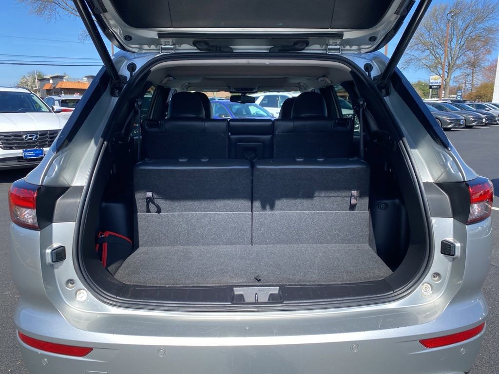 Used 2022 Mitsubishi Outlander SE image 16