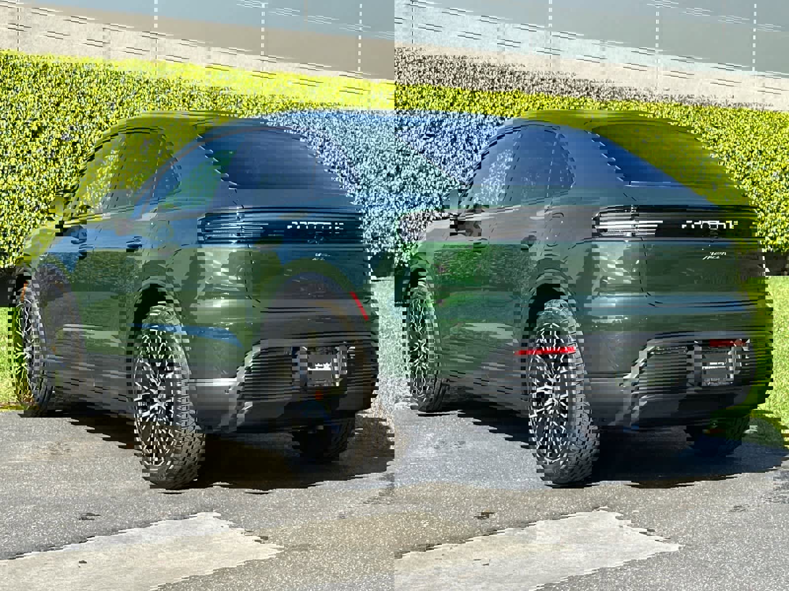 New 2026 Porsche Macan Electric image 3