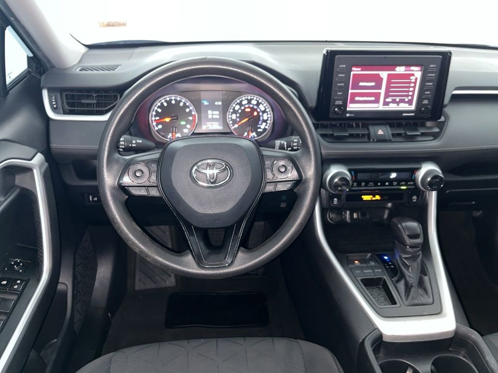 Used 2021 Toyota RAV4 XLE image 33