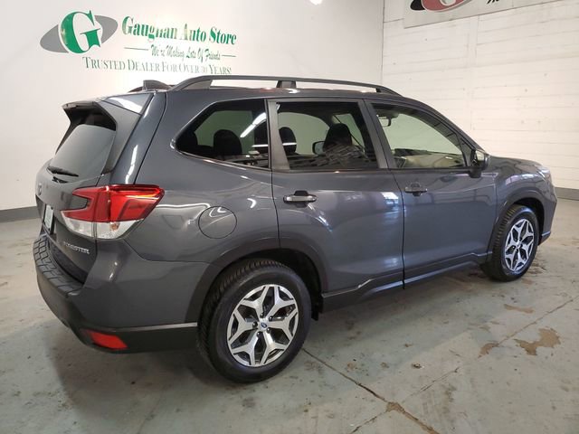 Used 2020 Subaru Forester Premium image 6