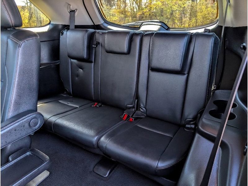 Used 2019 Toyota Highlander XLE AWD/4WD image 14
