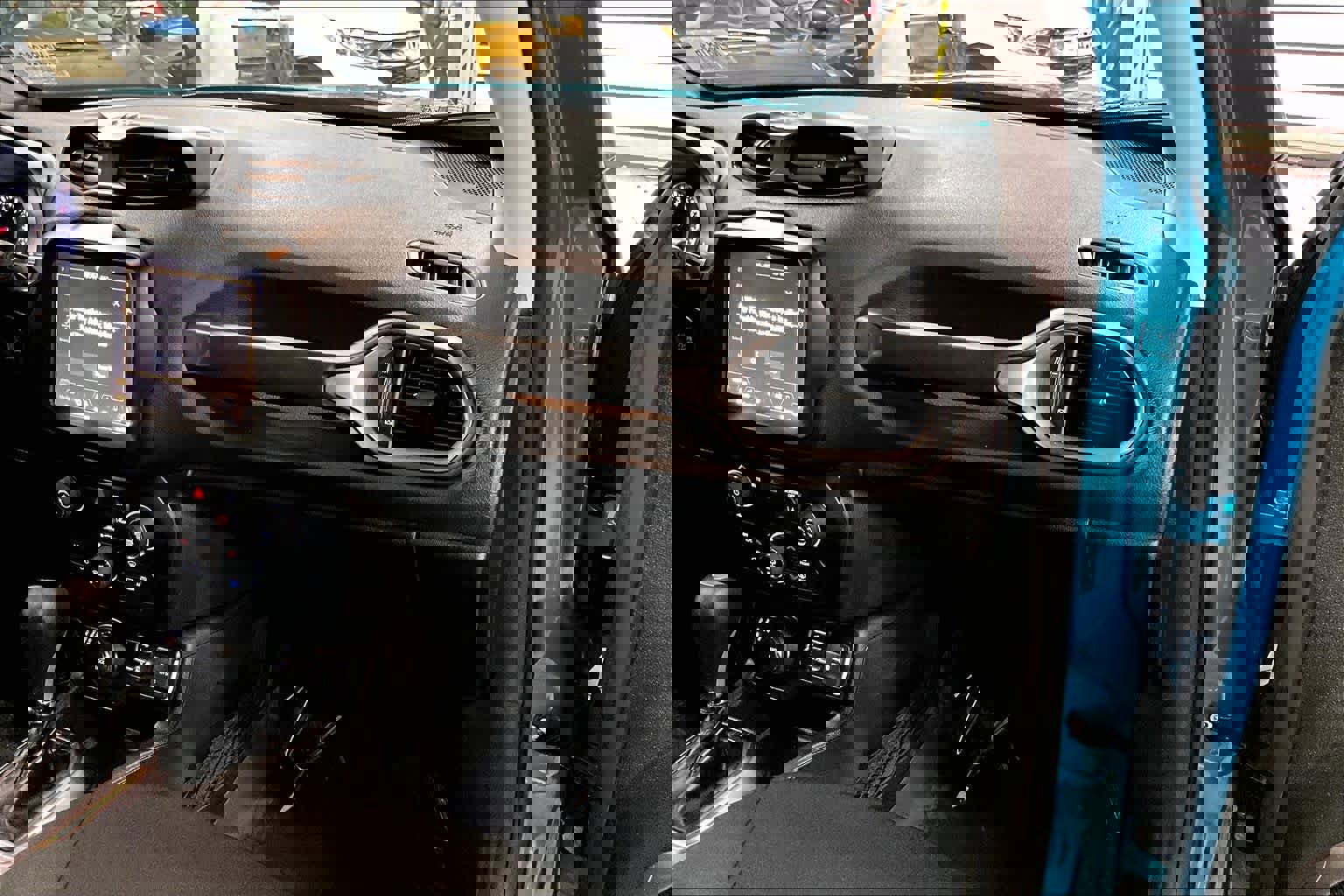 Used 2022 Jeep Renegade Latitude w/ Convenience Group image 18